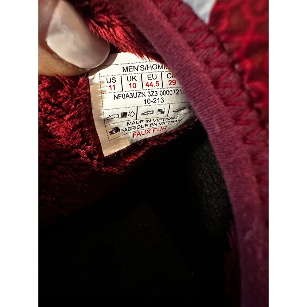 The North Face Thermoball Traction Mule V Red White Mens 11 NF0A3UZN Slippers